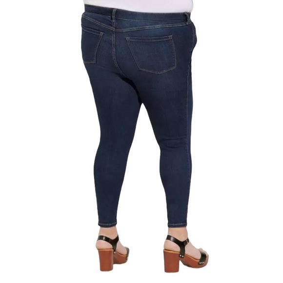 🌻NEW w.tags TORRID MidFit Skinny Super Soft High-Rise Jean Size 18Tall - Picture 4 of 13